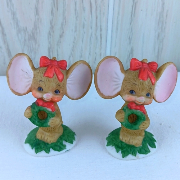 Vintage 80s Lefton 02477 Christmas Mouse mice Wreath tiny figure bow big ear - Picture 1 of 9